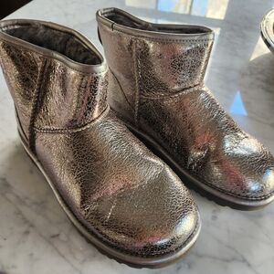 UGG Metallic Silver Short Winter Boots, Fur Lined.